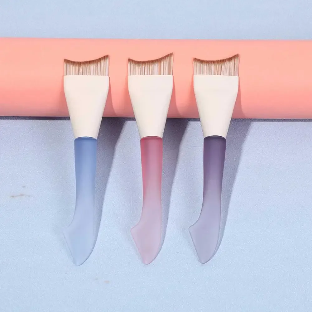 Brocha para base en forma de media luna degradada, brocha de maquillaje ligera y conformable, máscaras, base líquida, brocha para contornos faciales