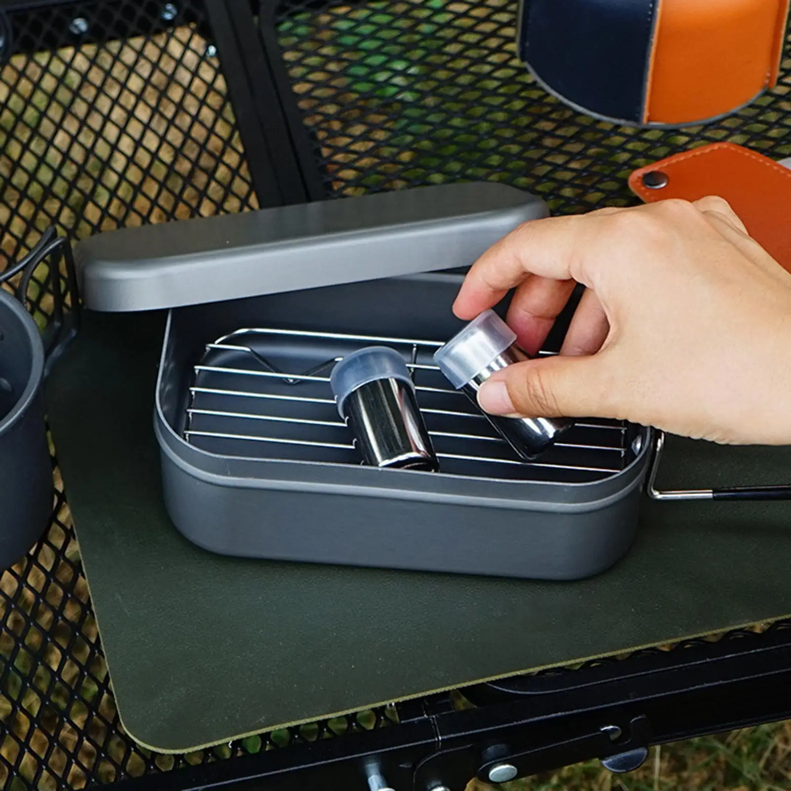 

2x Camping Mini Spice Bottles Stainless Steel Spice Container Compact Seasoning Bottles for Picnic Outdoor BBQ Home Backpacking