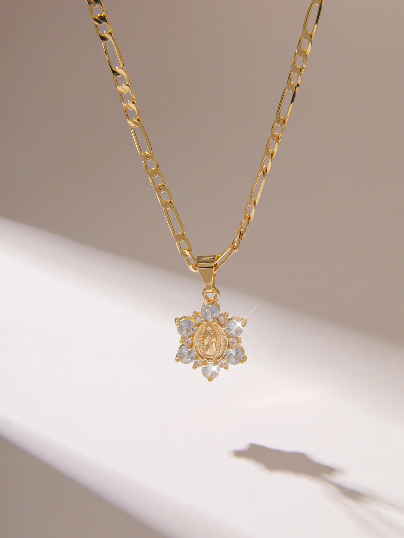 FanSibao Rhinestone Religious Virgin Mary Pendant Necklace, Women's Charm Copper Zircon Couple Jewelry