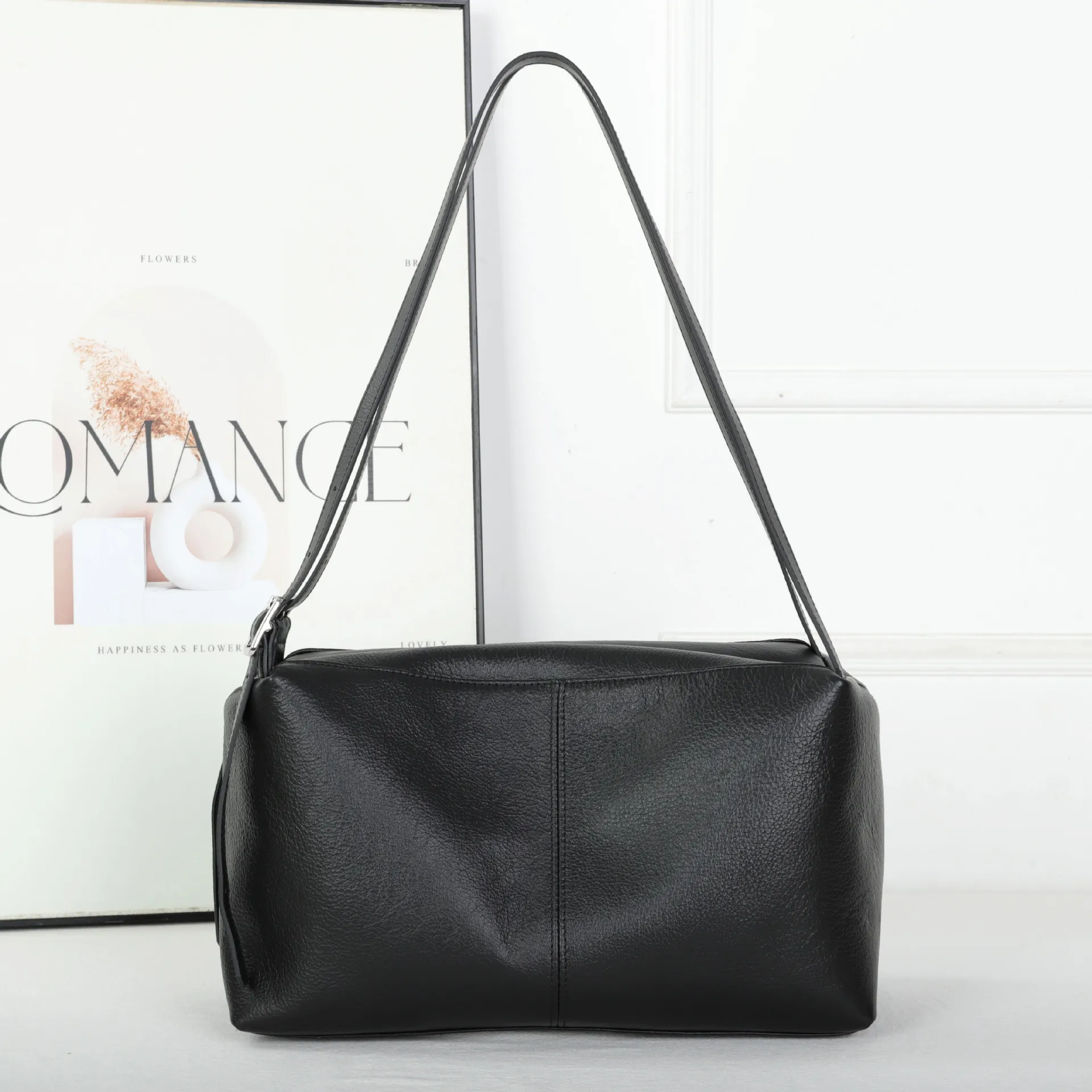 حقيبة كتف واحدة من جلد البقر المحبب العلوي لعام 2026، حقيبة مربعة ذات سعة كبيرة للسيدات عصرية، جلد ناعم عملي