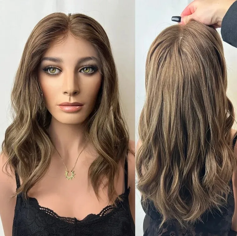 

Парик фронта шнурка Коричневый мелирование Натуральный волнистый парик шнурка 13x4 для женщин Регулируемые термостойкие синтетические парики для повседневного ношения и отдыха