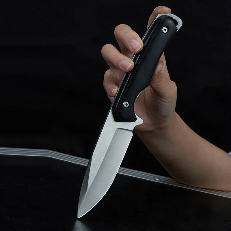 Outdoor camping is convenient to carry small knives and often uses small straight knives