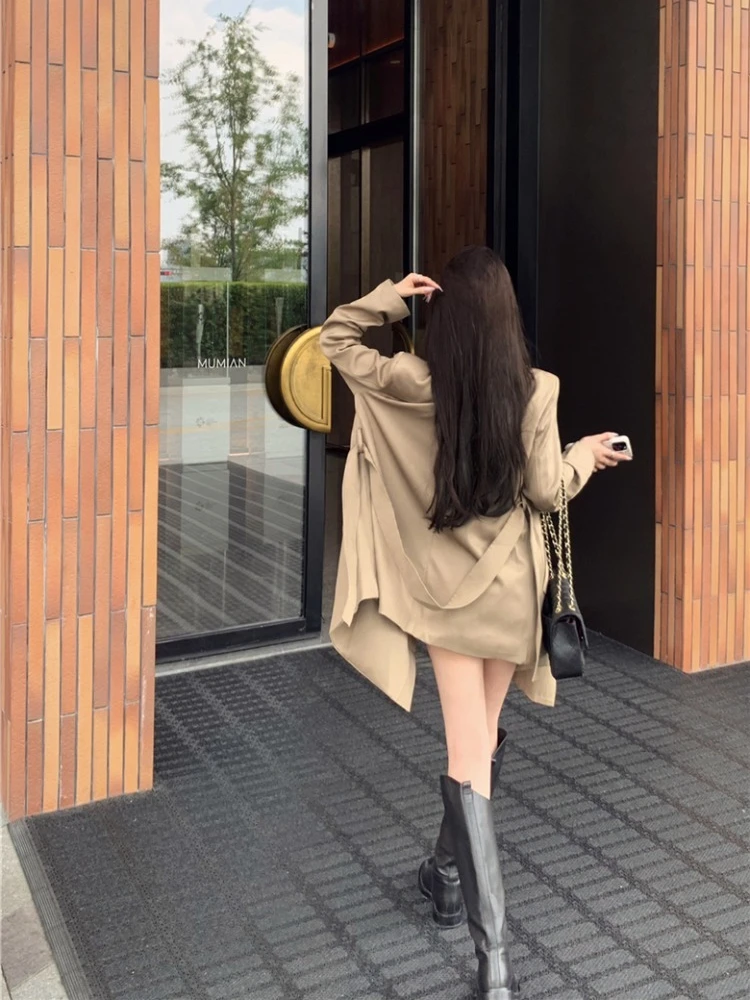 الكورية نمط المرأة خندق معطف 2025 الخريف موضة جديدة وشاح الخصر ربط سترة واقية قصيرة أنيقة فضفاضة صورة ظلية الكاكي سترة #6