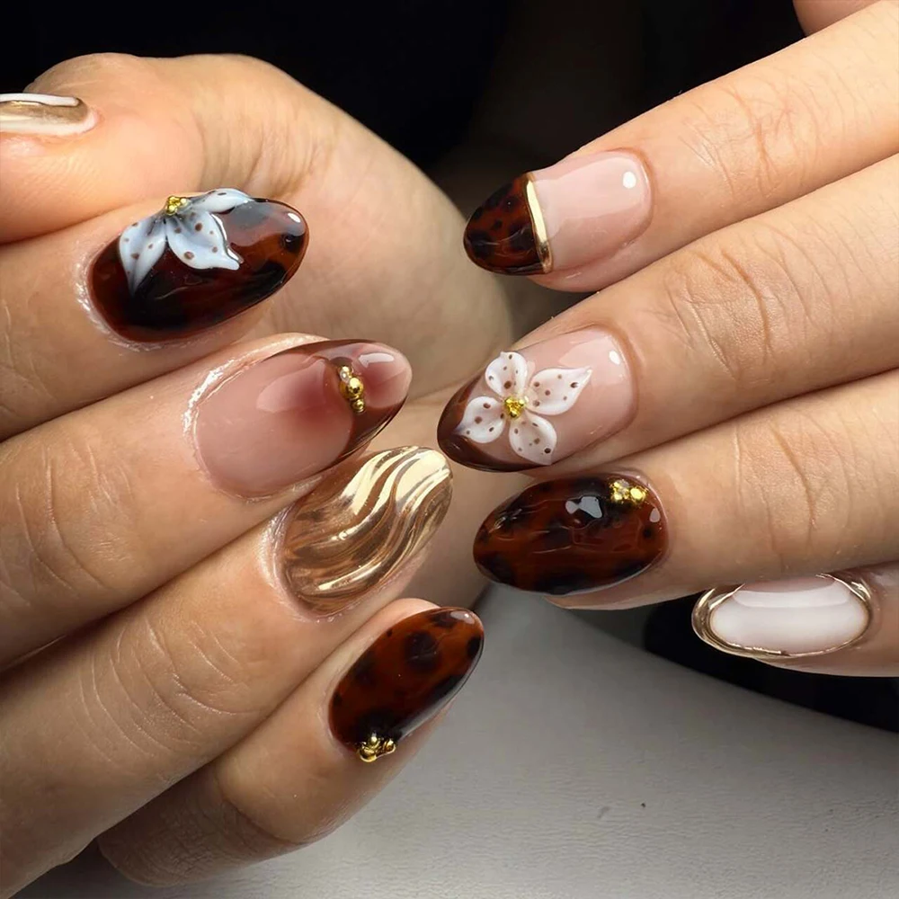 24 faux ongles Y2K longs et ovales en gel 3D, motif floral, French manucure, à presser, taille moyenne, avec décoration croix en alliage tridimensionnel