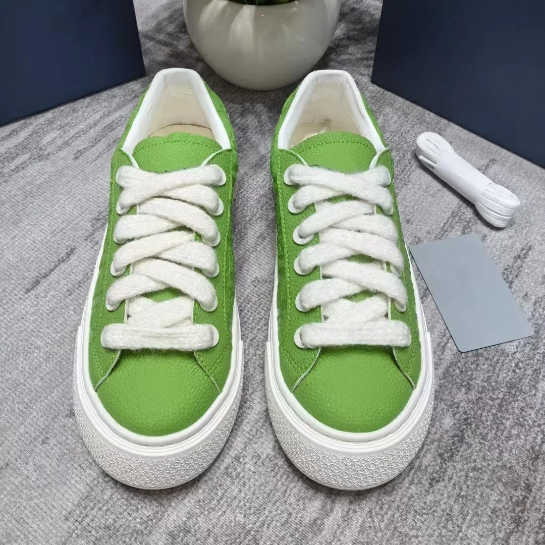 2025, farblich passende Schnür-Board-Schuhe für Damen, Alphabet, lässiges Leder, niedrige, bestickte Sportschuhe für Herren