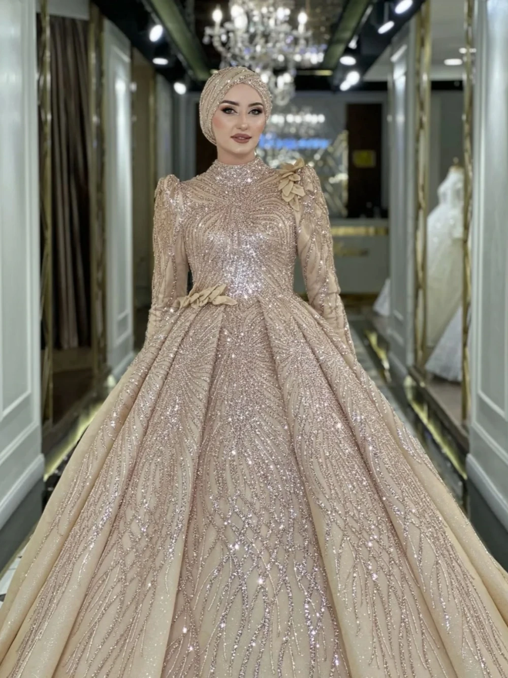 Middle East Shiny Women Muslim Wedding Dress Charming High Neck Ball Gown Elegant Long Sleeves Beads Bridal Gown Customized