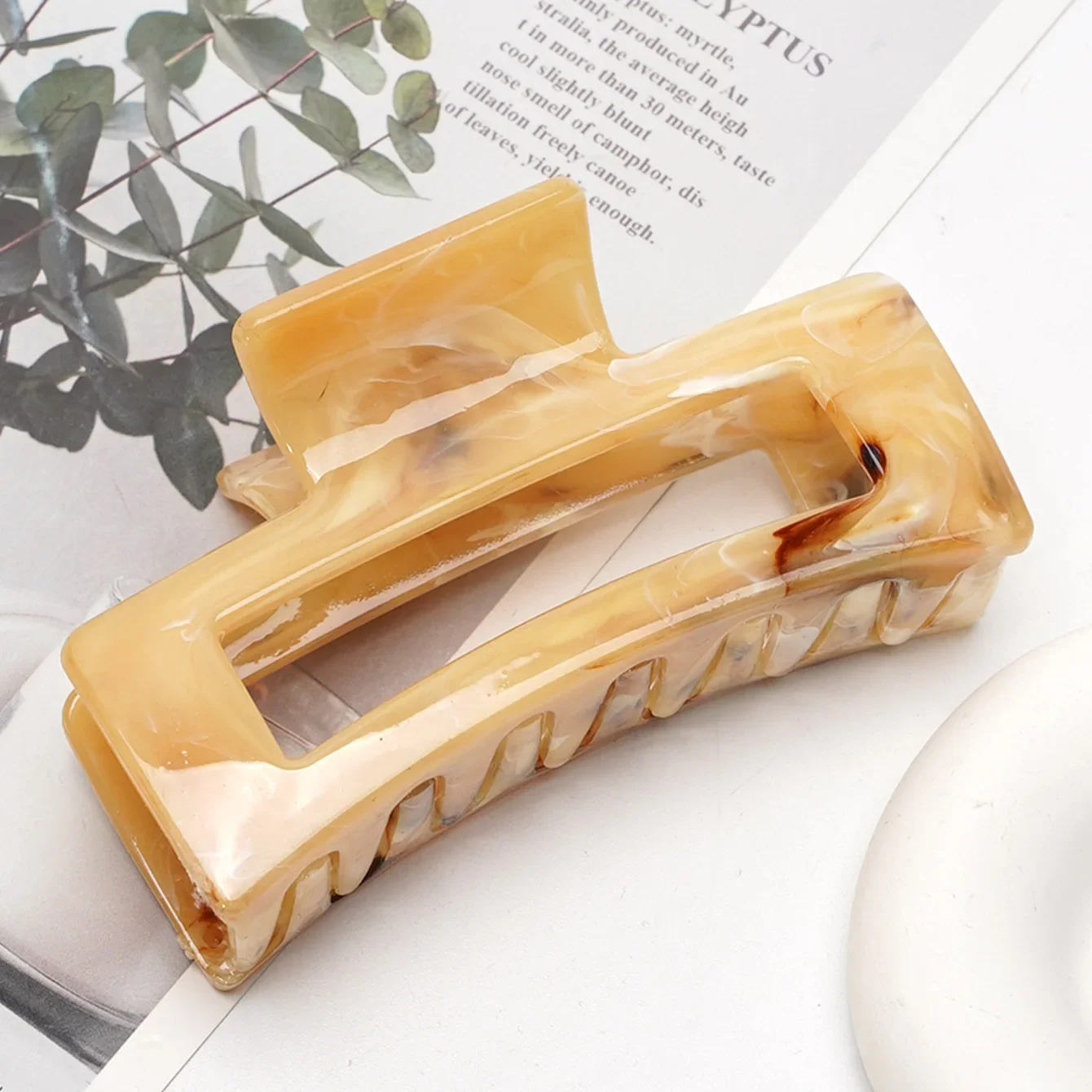 Рисунок 3 - Мраморные заколки для волос для густых волос