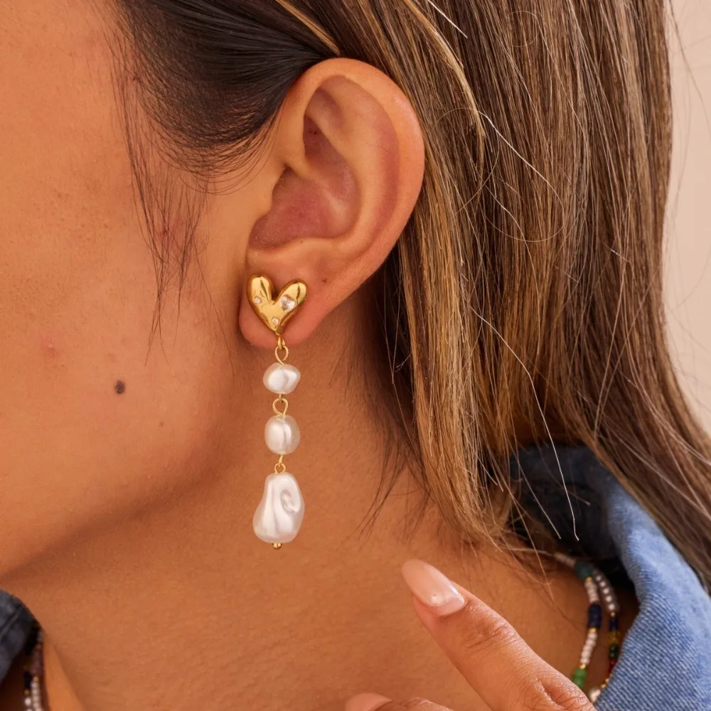 

2-Piece Heart-Shaped Baroque Faux Pearl Earrings for Women, High-end luxury and Fashion, Versatile for Banquets and Parties.