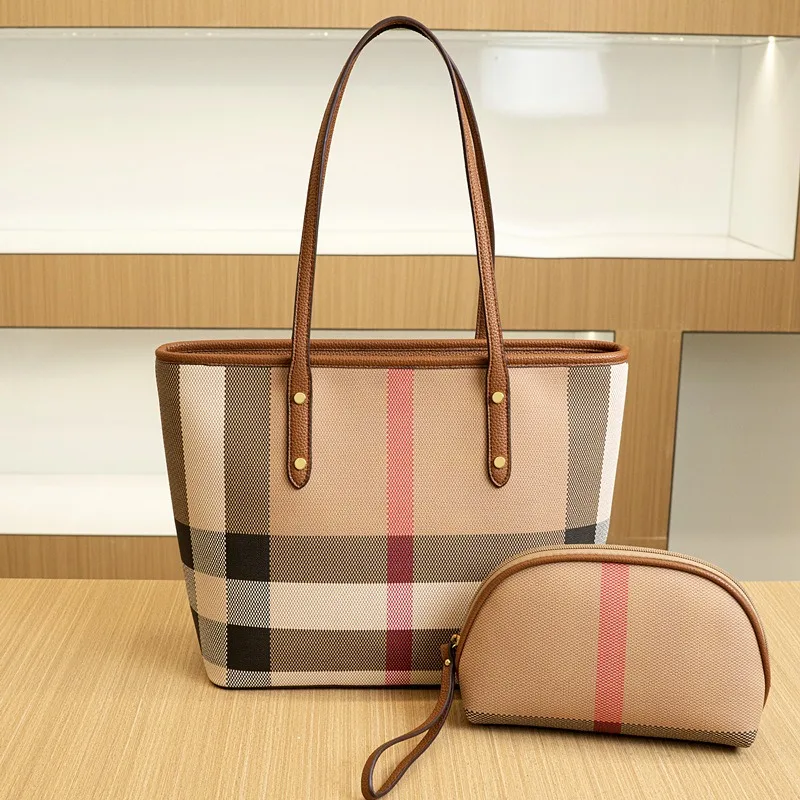 Elegant Leather Messenger Bag For Women - Crossbody Bag From Luxury Brand By Famous Designer Classic