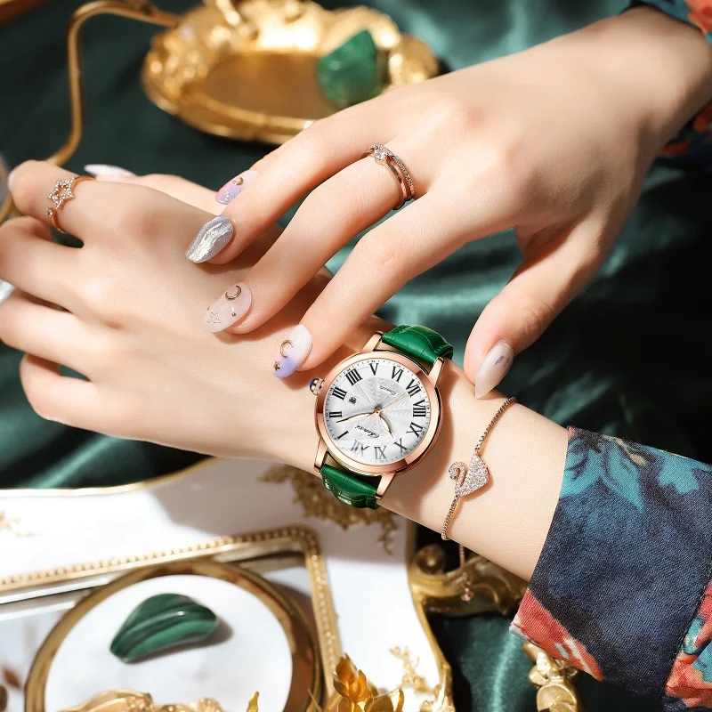 CHENXI 301L المرأة كوارتز ساعة بسيطة التقويم مقاوم للماء ضوء الليل ساعة أنيقة حزام من الجلد ريترو ساعات نسائية عادية