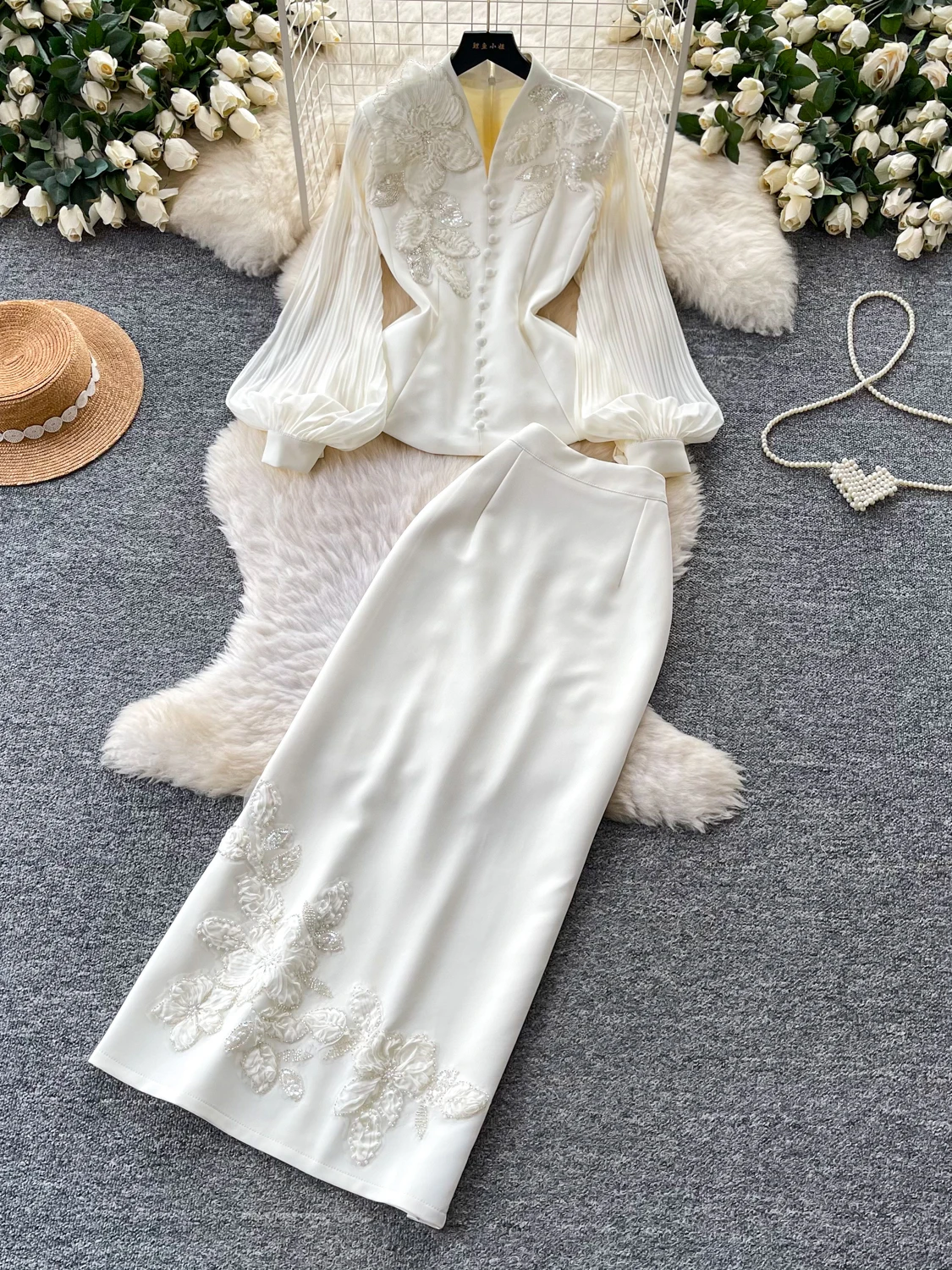 

Elegant Lace V-neck Top And High-waist Skirt Two-piece Set for Women Heavy Embroidery Fashionable Office Wear Autumn Outfit