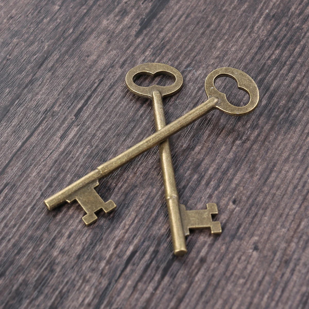 

2pcs Vintage Key Pendant Bronze Retro Metal Diy Jewelry Charms Zinc Alloy Lead Free Necklace Bracelet Dangle Anklet