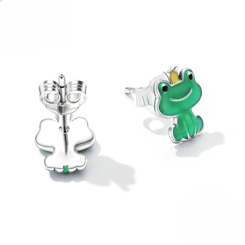 European and American Small and Exquisite Drip Glue Craftsmanship, Cute Frog Earrings Eye-catching Green Frog Prince Earrings