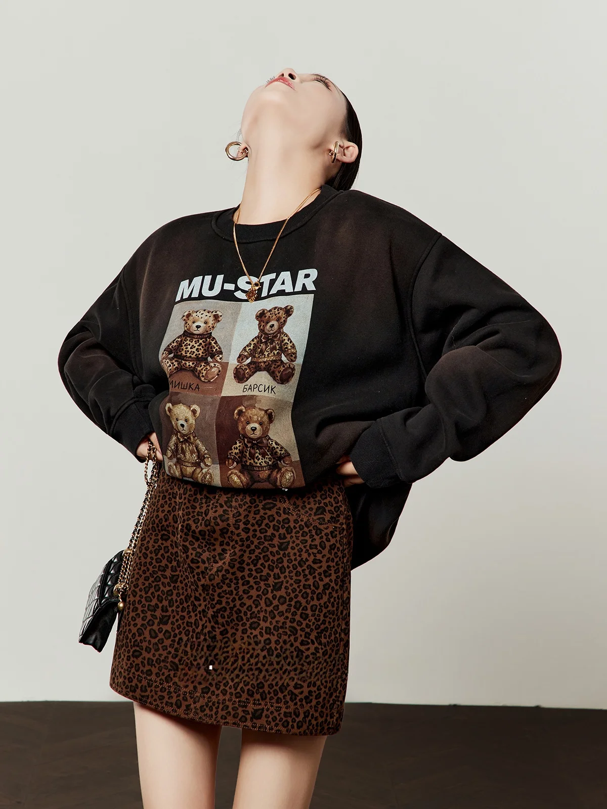 

Женская толстовка в стиле ретро с длинным рукавом, свободного кроя, с принтом, весна 2026, повседневная, с круглым вырезом, с рисунком медведя