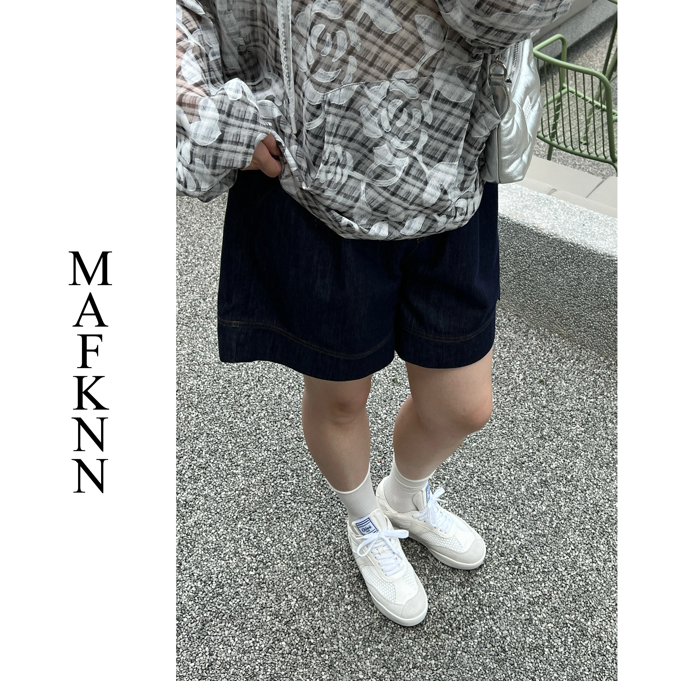 

Fashionable Casual Jeans Women's Loose plus Size Elastic Waist Belted Shorts Cotton Linen Blend Pear Straight Body Types