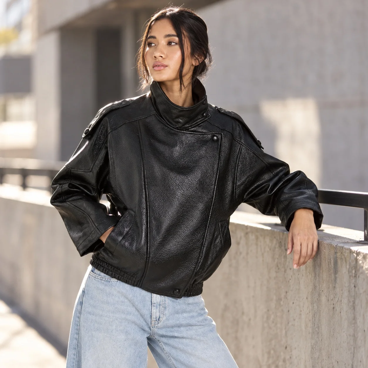 Loose Fit No Hood Coat Regular Length Streetwear with Autumn Biker Style Notched Lapel Regular Sleeve Pocket Detail Women Jacket