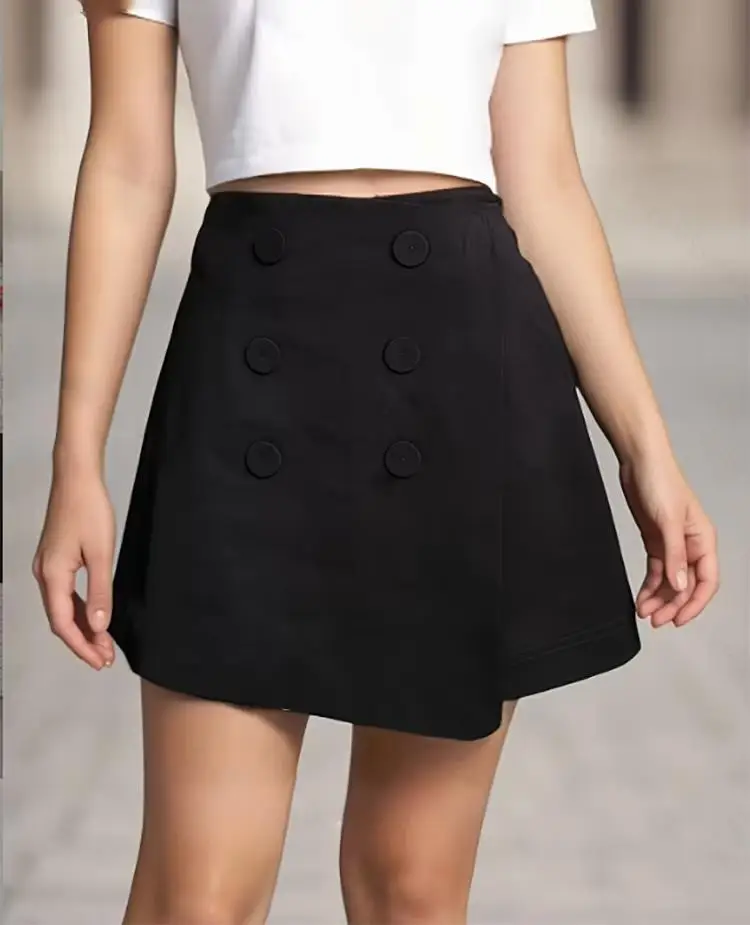 شورت تنورة قصيرة سوداء للنساء موضة 2025 تنانير قصيرة غير متماثلة عالية الخصر صيفية غير رسمية للنساء