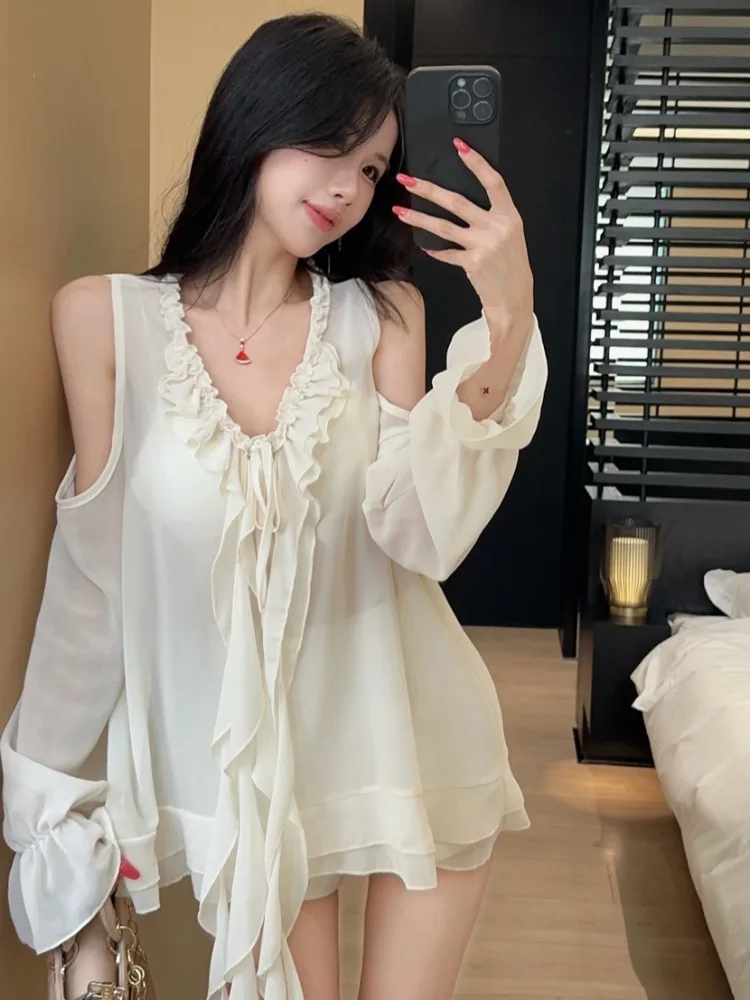 

Gentle Wind V-Neck Sleeveless Chiffon Top Summer New Loose Vacation Bell Sleeve Shirt Girl's Universal Fit Long Sleeve Chiffo...