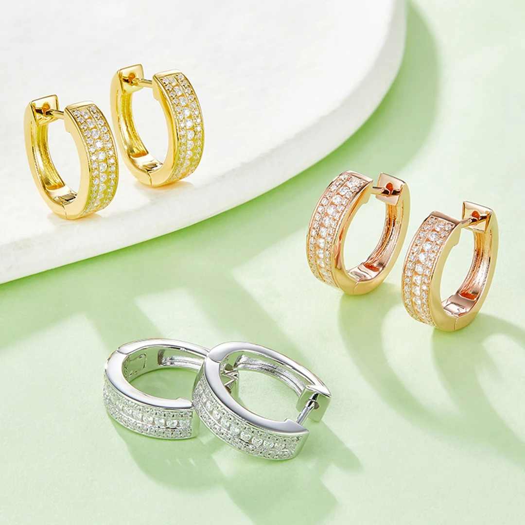 

White MoIssanite S925 sterling silver earrings