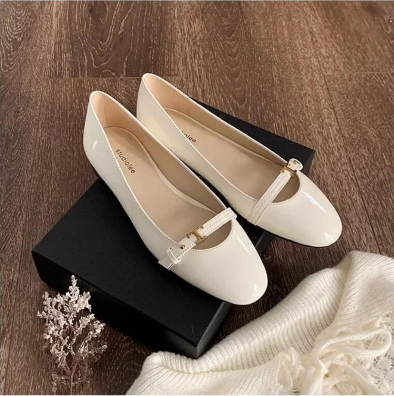 

Women's Round Headed Patent Leather Casual Flat Shoes Loafers Ladies Solid Color Mary Jane Commuting Single Shoes