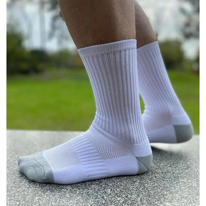 6 أزواج من الجوارب الرياضية القطنية للرجال أسود أبيض قطن مقاومة للاهتراء قاعدة منشفة تيري مع شبكة تنفس جوارب أنبوبية للنساء