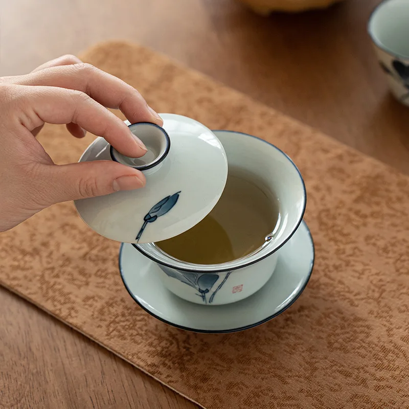 Hand-painted Three Covered Bowl Large Teacup Kung Fu Hand Grasp Ceramic Antique Blue And White Tea Infuser Tea Set Magnolia