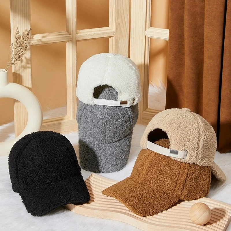 Winter-Baseballmütze aus einfarbiger M-Label-Lammwolle für Damen, warme, lässige, modische, vielseitige Plüsch-Entenschnabelmütze im Freien – Detail 13