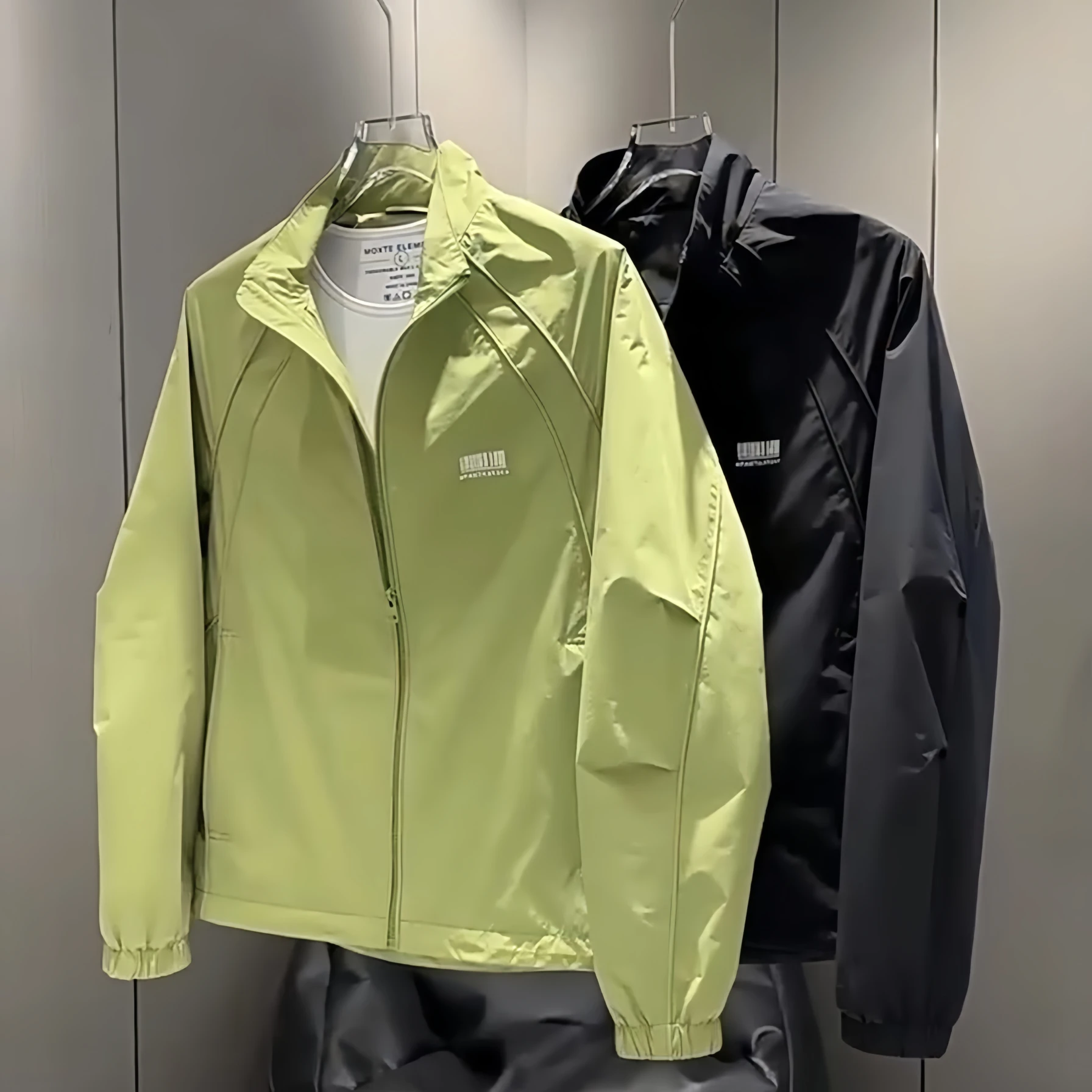 

Новая весенняя мужская повседневная куртка-ветровка: легкая, для активного отдыха, с защитой от солнца, воротником-стойкой, свободного кроя, из полиэстера, с длинными рукавами