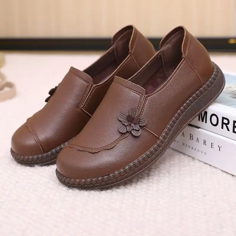 

Women Leather Shallow Flat Sole Shoes Spring Autumn New Soft Sole Non Slip Round Toe Slip On Middle Aged And Elderly Casual Shoe