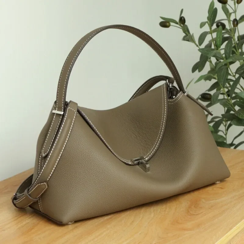 2024 Lock Luxury Design Large Capacity Tote Bag Women Textured Underarm Small Single Ladies Large Shoulder Women Commuting Bag