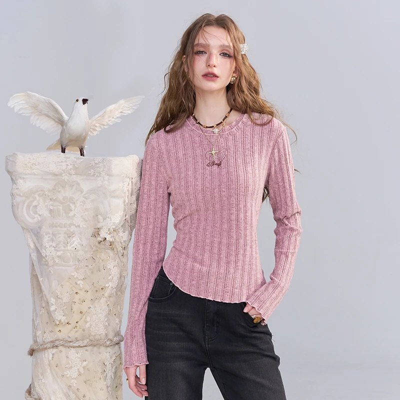 ELFSACK 2025 Autumn New Arrivals Casual Slim Fit Solid Embroidery Base Layer Versatile Knit Sweater For Woman