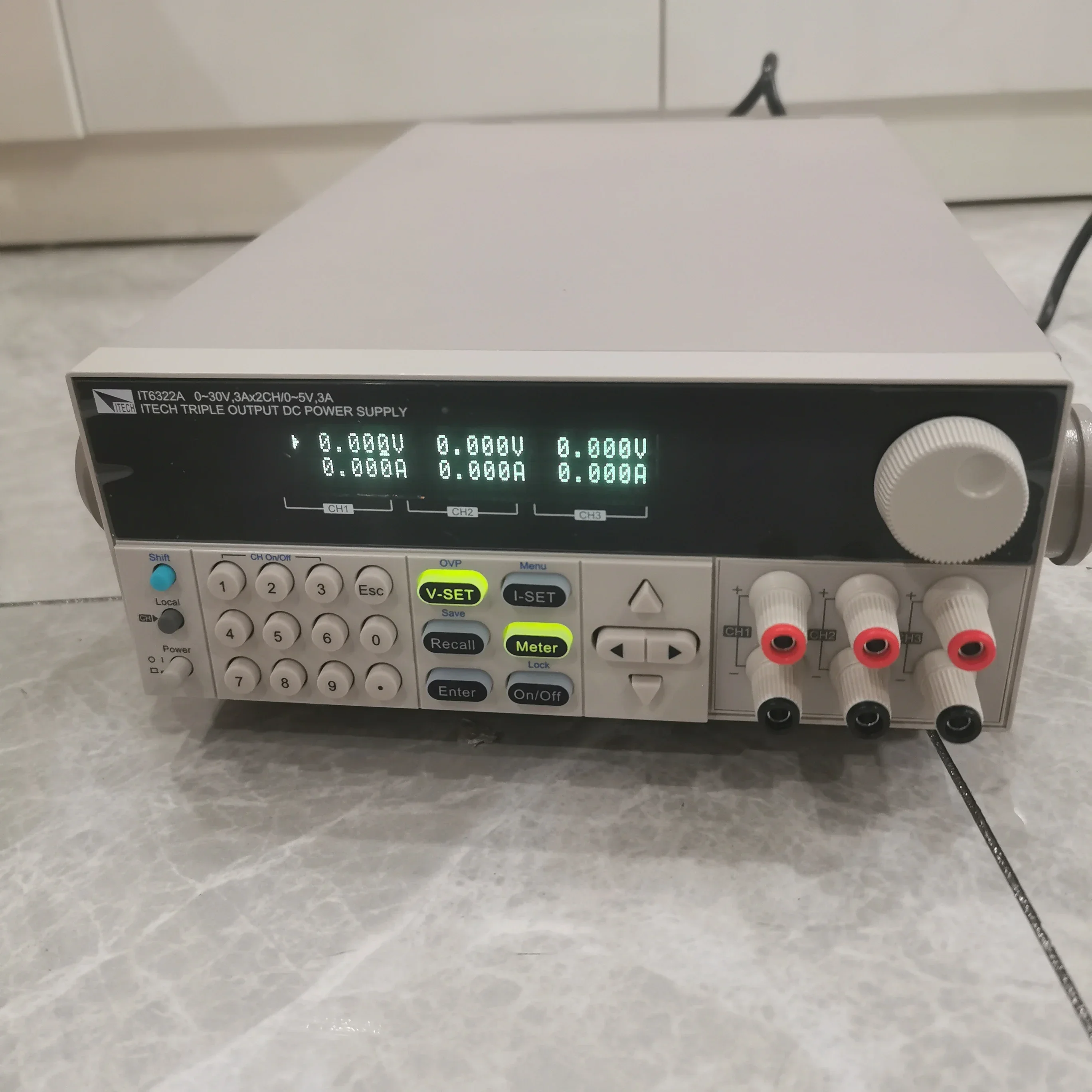 

ITech IT6322A 30V/3A/90W 2CH; 5V/3A/15W 1CH Triple Output DC Power Supply 110V/220V