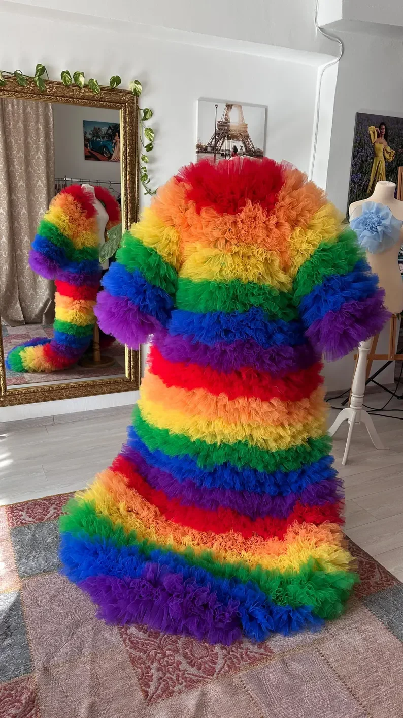 Exuberante arco-íris colorido tule jaquetas longas mulheres babados malha mangas inchadas arco-íris cor casaco festa quimono robes jaqueta em camadas