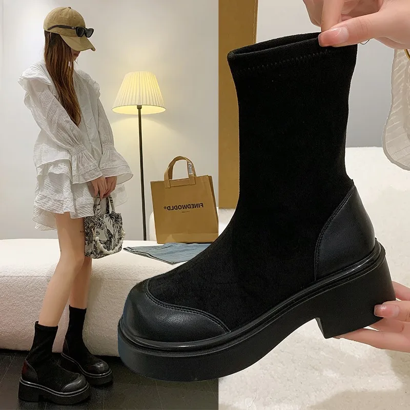 

Women's Versatile Thick-Soled Leather Boots2025New Round Toe Black Small Women's Boots Autumn New Slim Boots