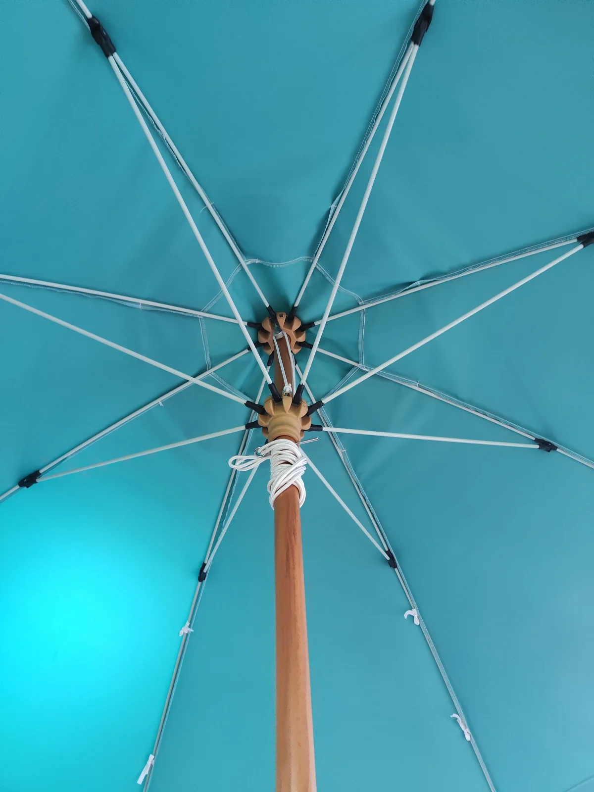 Modern Design Aluminum Pole Pagoda Umbrella Red White Beach Umbrella for Patio Dining Outdoor Fiberglass Rib Furniture