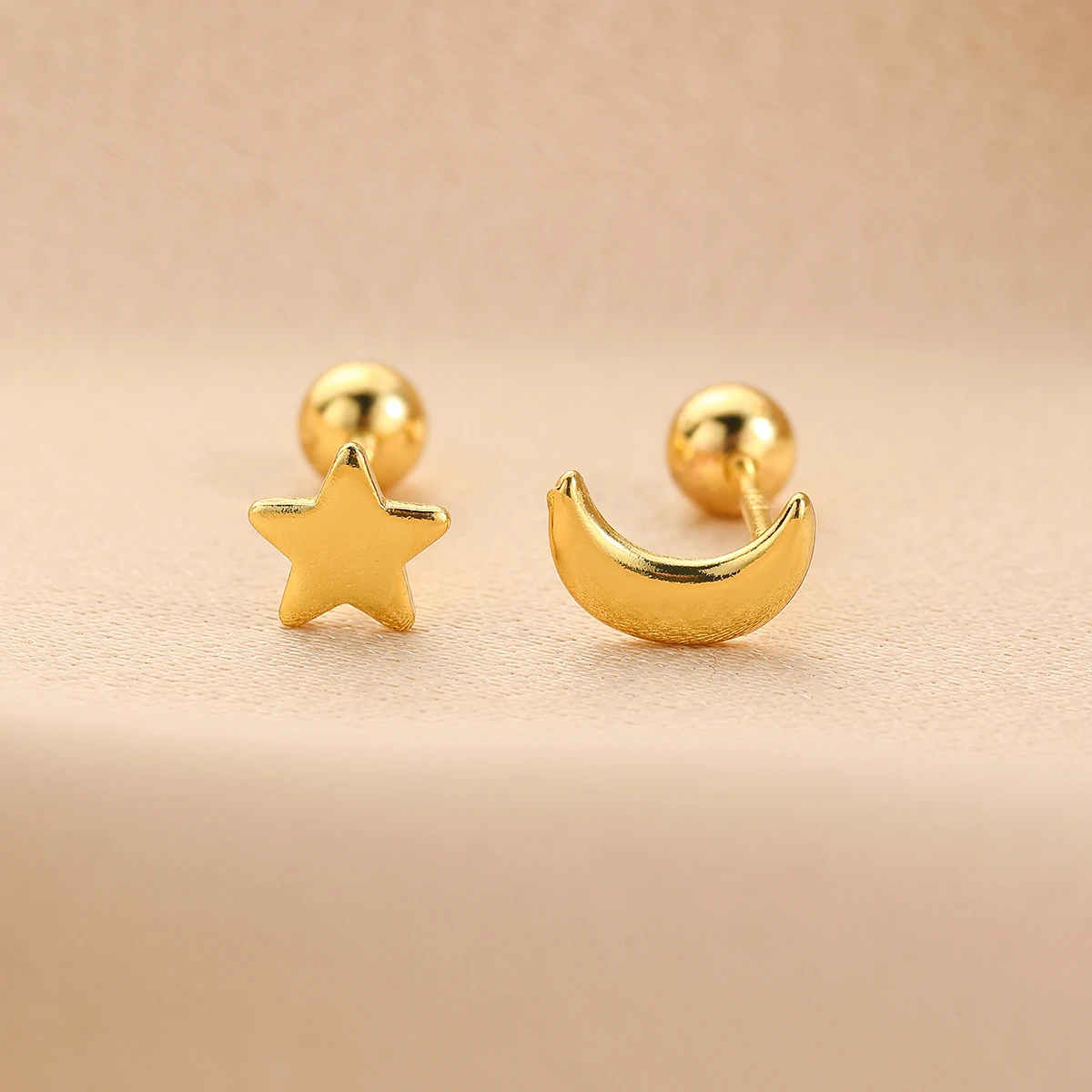 Tiny Minimalist Gold and Silver Color Star Moon Stud Earrings for Women Student Korean Fashion Hypoallergenic Jewelry Gift 2024