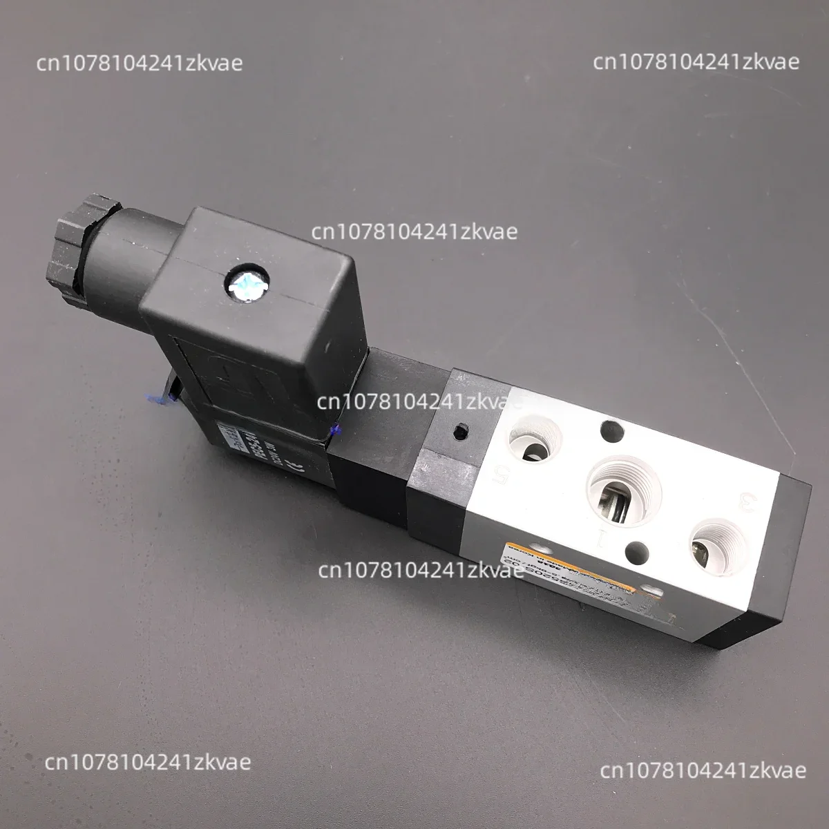 

Original Solenoid Valve PHS520S-8-220V-D New PHS520S-02-220V-D