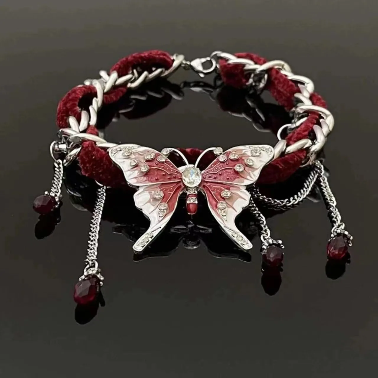 Goth Red Velvet Crystal Butterfly Necklace Sweet Cool Choker Necklaces Women Sweet Red Rhinestone Tassel Clavicle Chain Necklace