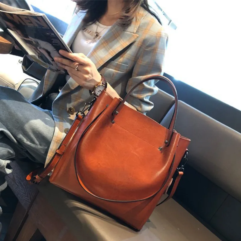 

Fashionable High-End Bucket Genuine Leather Women's Commuting Large Capacity Crossbody Shoulder Underarm Bag