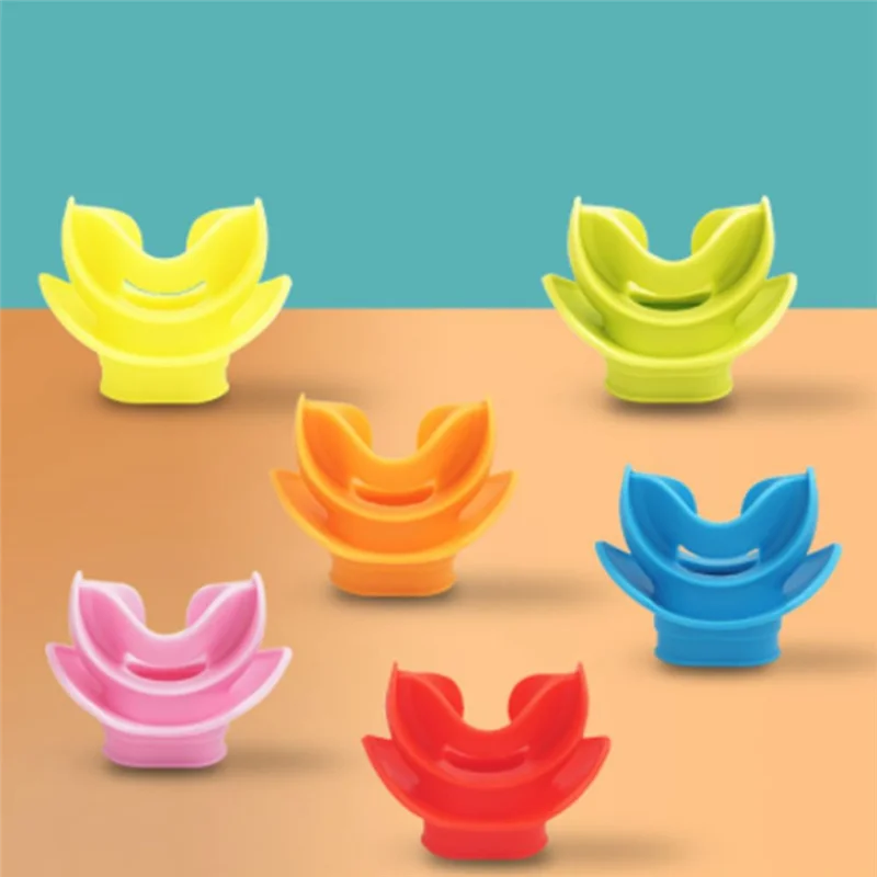 Bocchino per morso per immersione in silicone modellabile Regolatore per morso per immersione Attrezzatura per immersione Valvola per snorkeling in acqua Respirazione Nero XQ