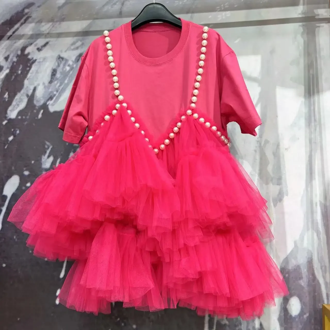 หรูหราตาข่าย Spliced Ruffles เสื้อยืดเพชรลูกปัดไม่สม่ําเสมอผ้าพันคอจีบไข่มุก Tees ปลอม 2pcs Camisole ชุด Vestidos