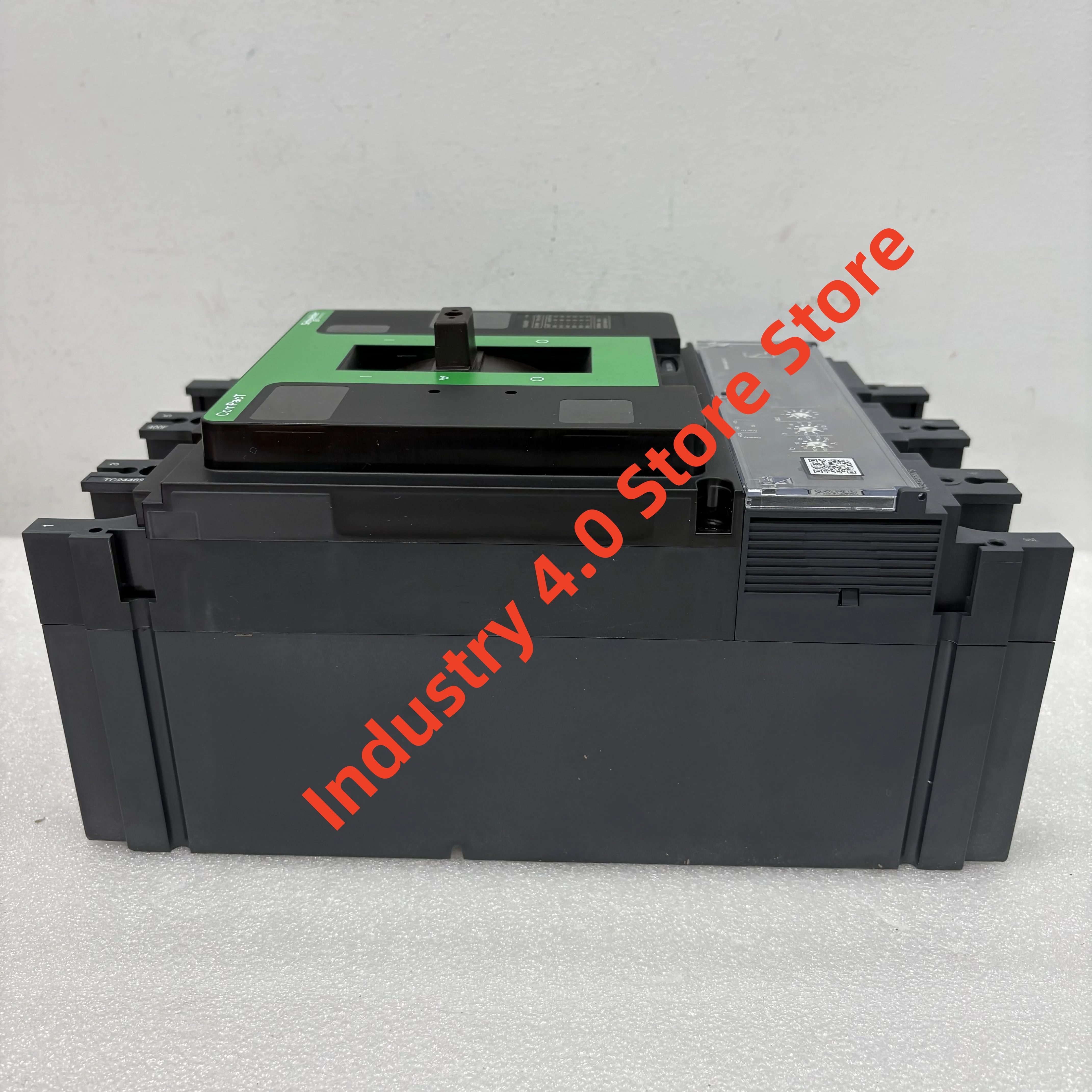 C40F32D250 NSX400F Mic2.3 250A 3P3D wyłącznik automatyczny nowy oryginał