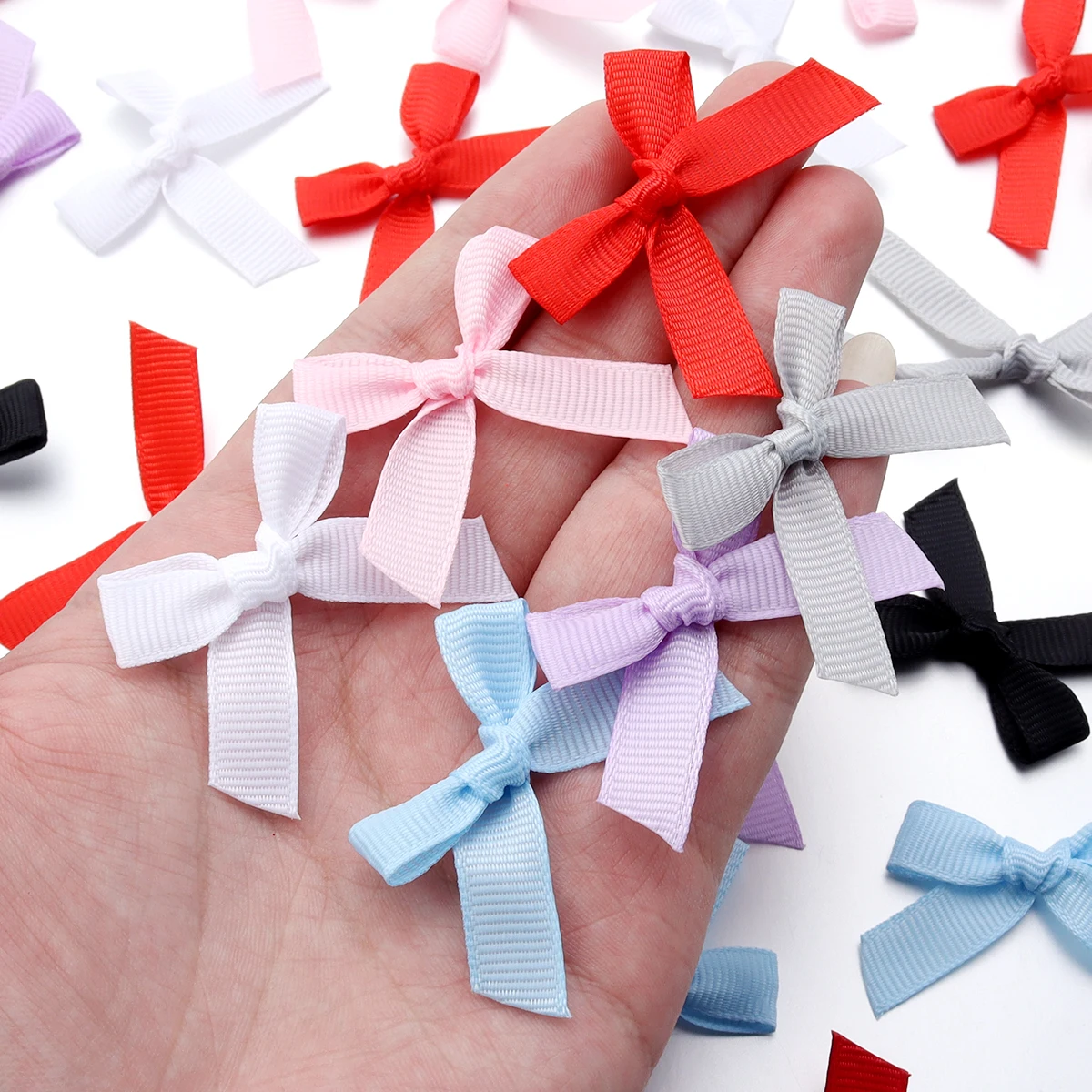 50 Stück/Lot handgefertigte Satinband-Schleifen, bunte kleine Schleifen für DIY-Kopfbedeckungen, Kleidung, Geschenke, Hochzeiten, Partys, Bastelarbeiten, Dekoration – Detail 8