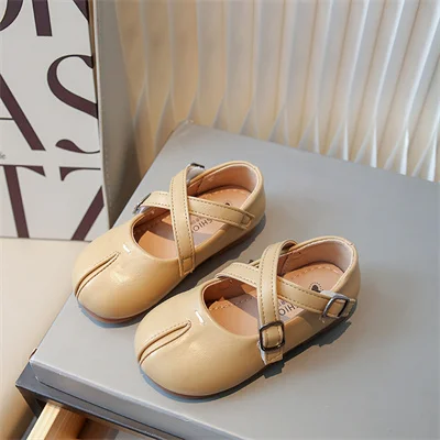 Round Toe Leather Shoes for Girls with Square Buckle, Spring and Autumn Outdoor PU Casual Leather Shoes for Girls, Size 21-30