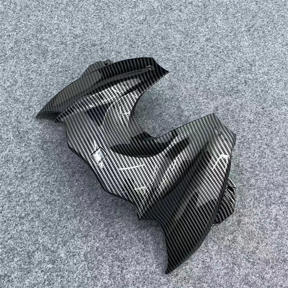 

ABS motorcycle fairings are suitable for GSX-S1000F fuel tank caps with carbon fiber paint from 15 16 17 18 19 20 2015 2016-2020
