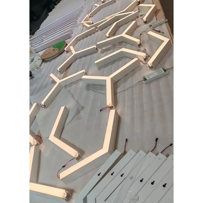 L4060-H-900/779 Smart Home Lighting Series Linear Aluminum Small Lamp Remote Control Project Chandeliers Pendant Lights