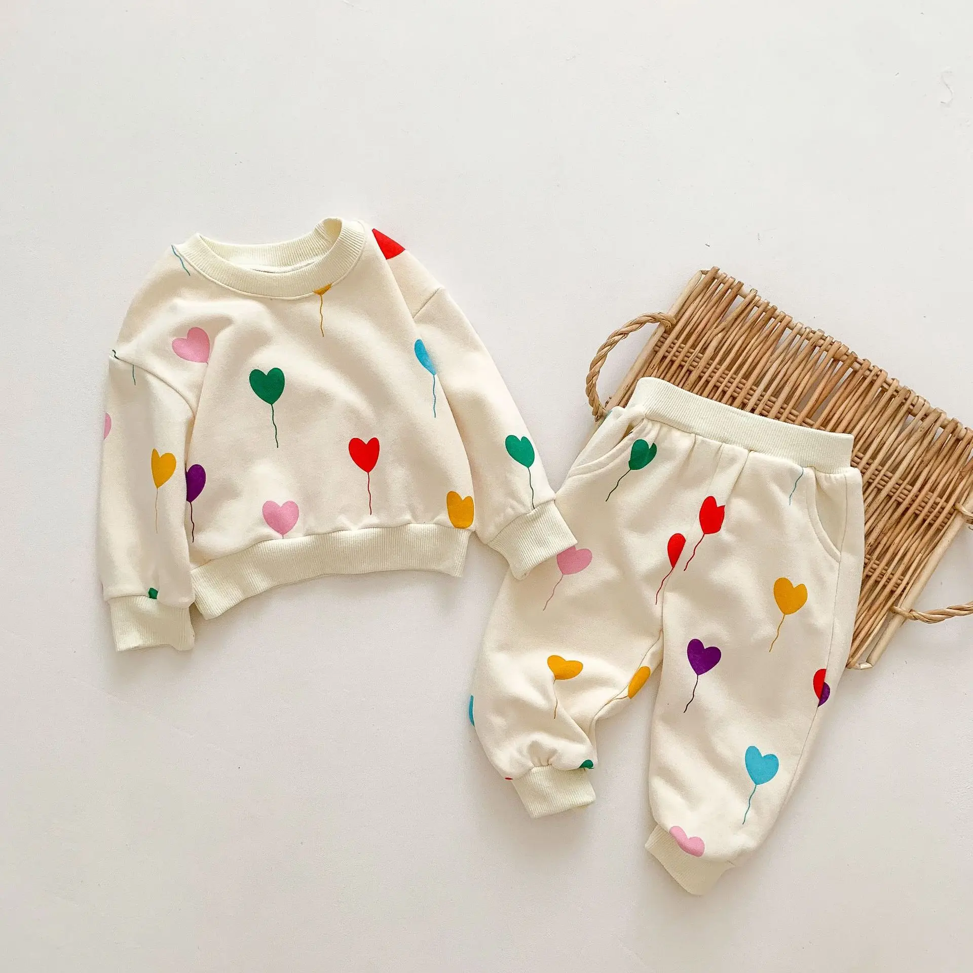 Girls Sweatshirt + Pants Suit Toddler Tracksuit Boys Casual Clothes Sets Spring Autumn Baby Clothes Set Heart Print Infant