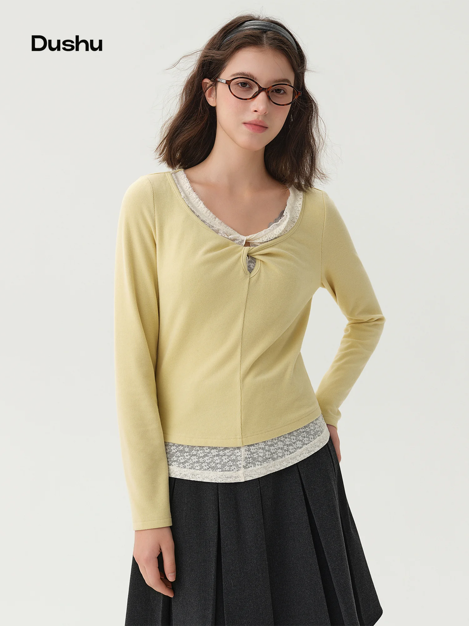 DUSHU T-shirts Women French-style Lace Trim V-neck Faux Two-piece Knit Long-sleeved Base Layer Top Winter 2026 Sweet Ulzzang