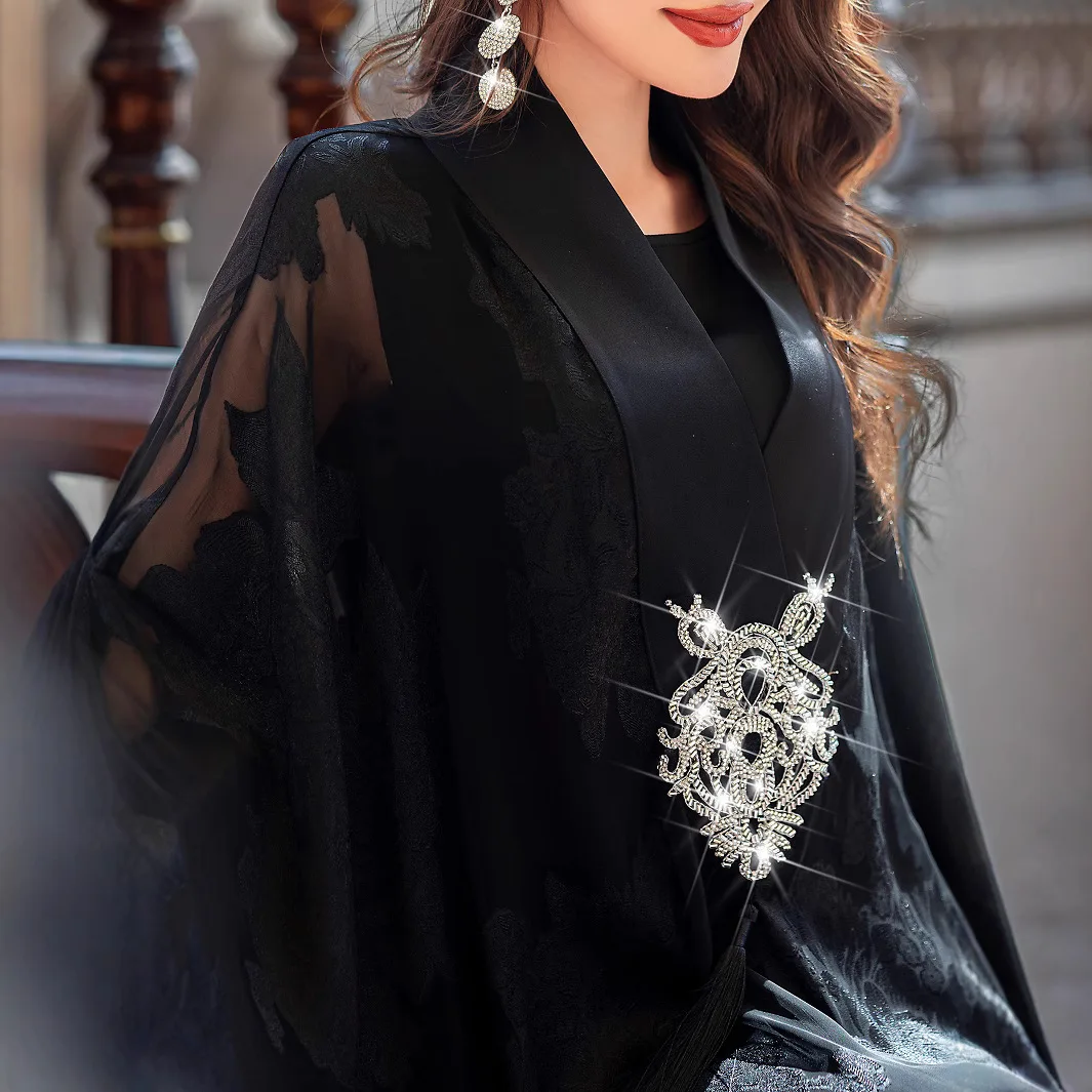 Medio Oriente Nuove Donne di Modo di Lusso Alla Moda Elegante Nero Ricamato Allentato Manica Ala di Pipistrello Nappe Abaya Femminile Jalabiya