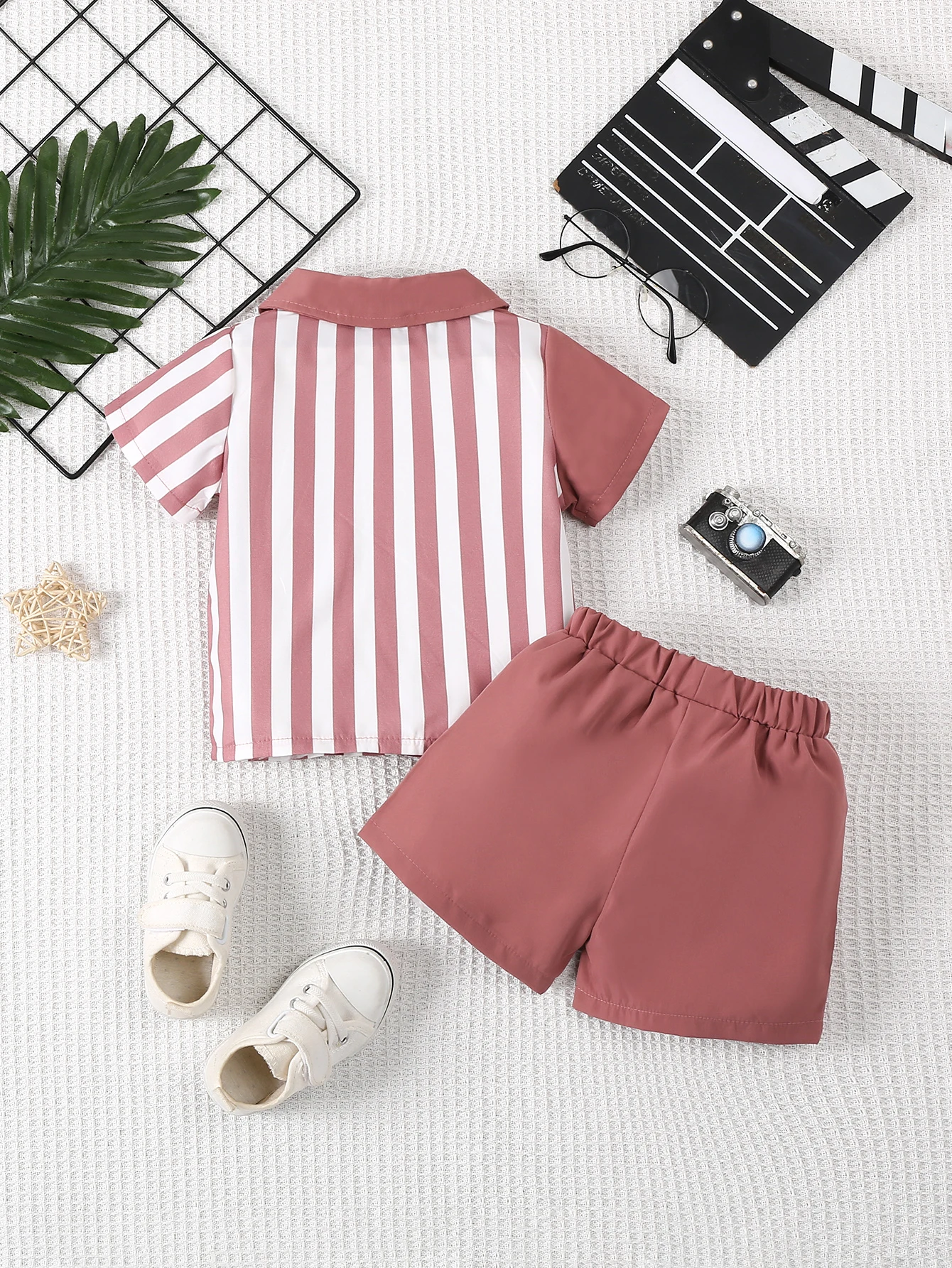 Two piece male baby fashion casual solid color splicing vertical woven fabric short sleeved shirt top and shorts set